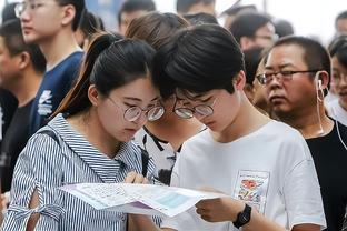 Lý Bình Khang: Lúc trước vẫn luôn nói Lý Thiết Chủy tương đối nghiêm, hắn không khai ra cái gì